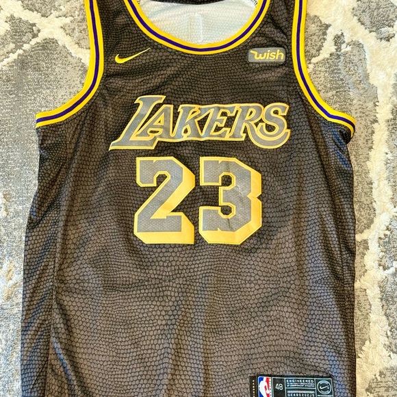 Nike LeBron James Lakers Jersey Black and Gold - Picture 1 of 4